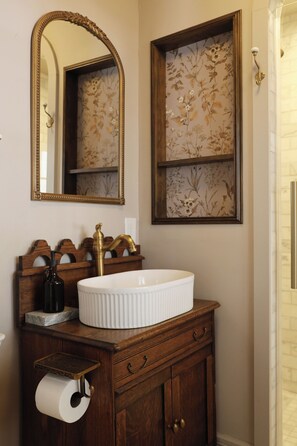 Bathroom - Charming Historic Catskills Ski House by the Creek (Cornwallville)