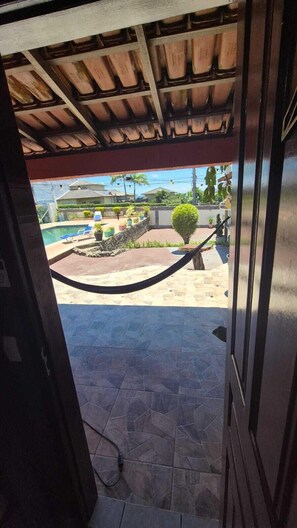 Suite – basic, flere senger, privat bad, bassengutsikt | Utsikt fra rommet