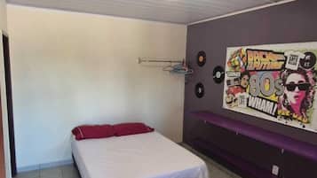 Suite Basic, letti multipli, bagno privato, vista piscina