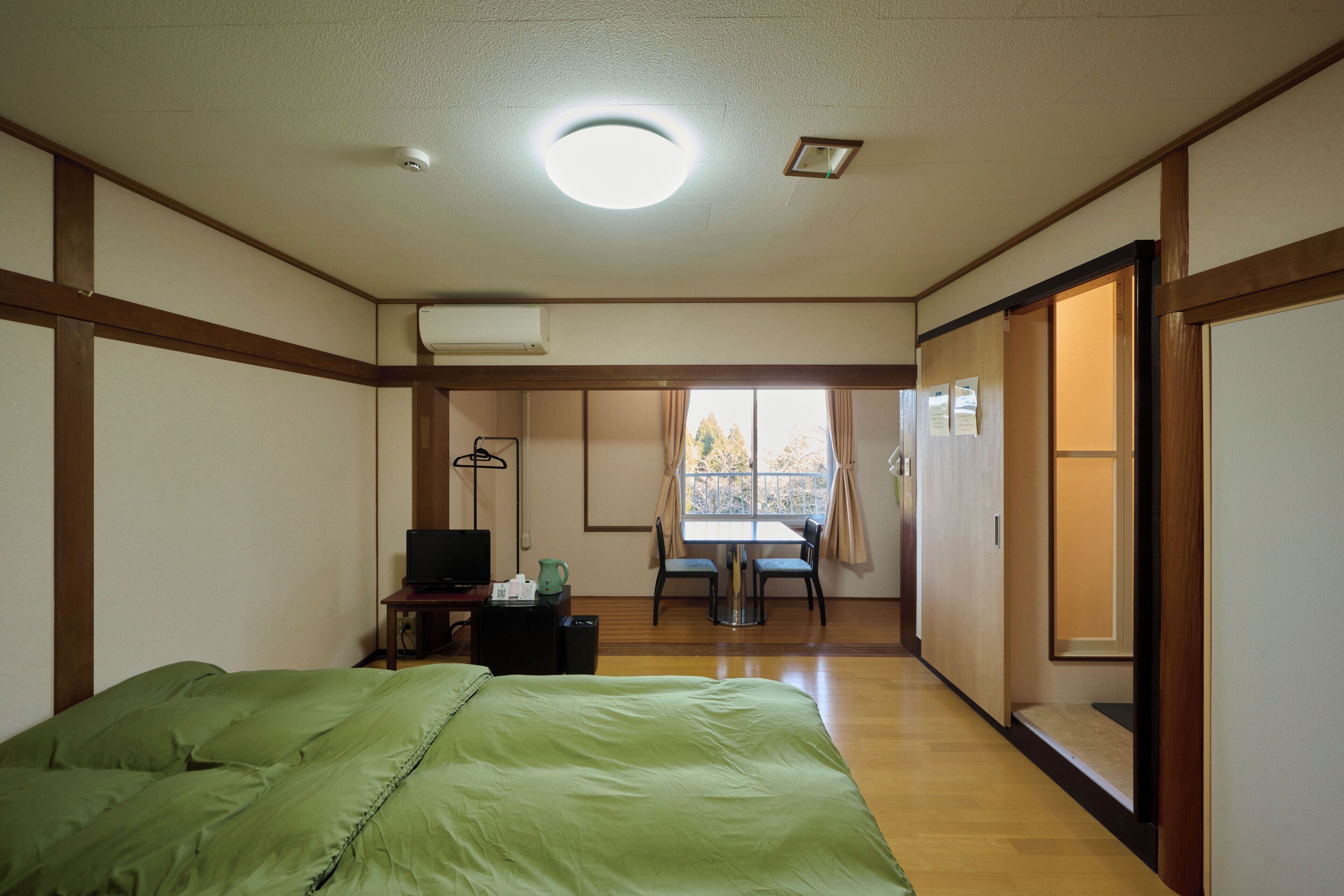 Basic-Zweibettzimmer, Bergblick