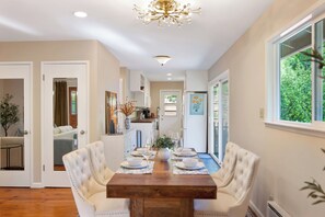 Dining - Wine Country Creekside Cottage Bridge & Day Studio (Kenwood)