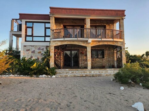 Private Villa with Sea View & Whirlpool Tub (201)