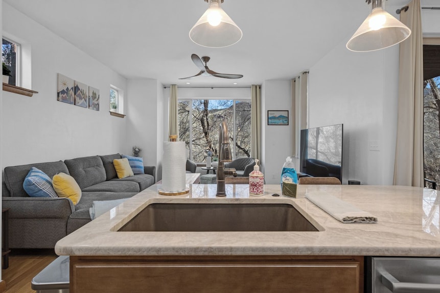 Riverfrontprime Locationpark And Walk! - Salida, CO