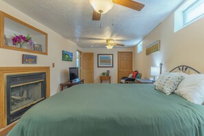 4 bedrooms, travel cot, free WiFi, bed sheets