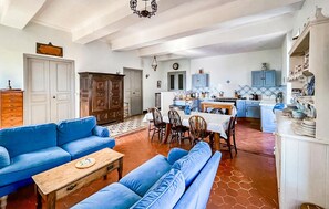 TV - Beautiful home in Alignan-Du-Vent (Alignan-Du-Vent)