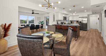 HotTub, Pool, Sauna, Roof Top Deck, Mini Golf, Bowling, Game room, Exercise room