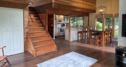 Maple Avenue Retreat - Large Patio Space and Lawn