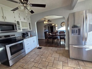 Private kitchen - Country Quiet in the City - Easy Hwy Access - 4 BR Brick Home - Large Yard (Kansas City)