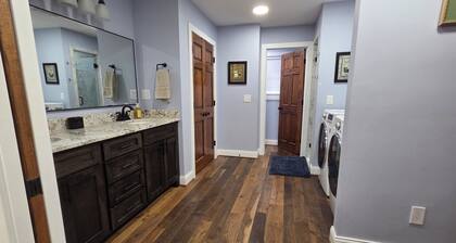 Country Quiet in the City - Easy Hwy Access - 4 BR Brick Home - Large Yard