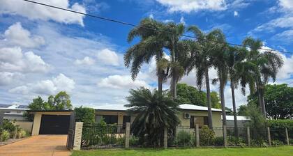 Life's good in Parkside - Relaxing 3BR Retreat w Pool & Patio