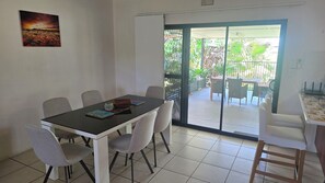 Dining - Life's good in Parkside - Relaxing 3BR Retreat w Pool & Patio (Parkside)