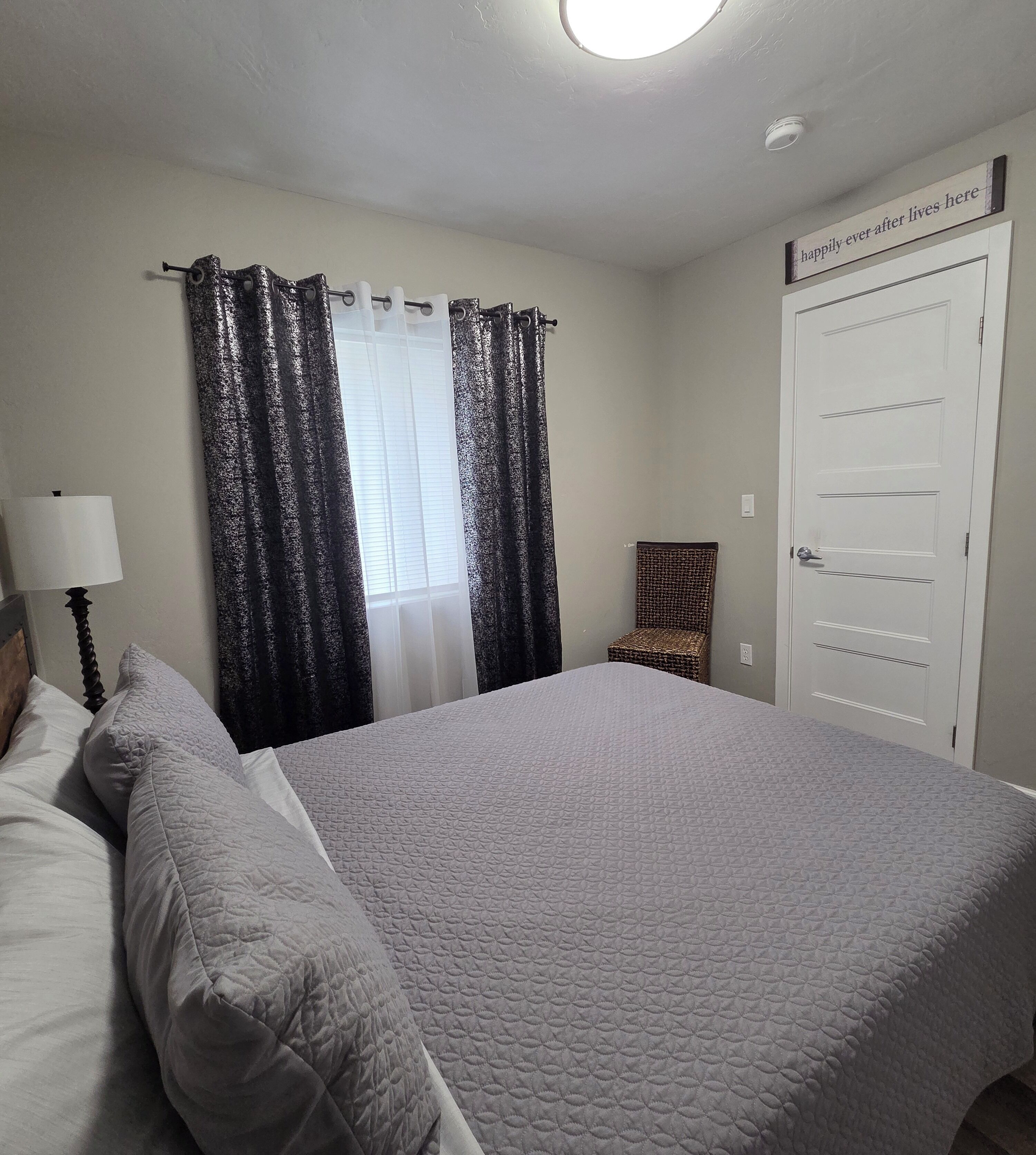 3 bedrooms, desk, iron/ironing board, free WiFi