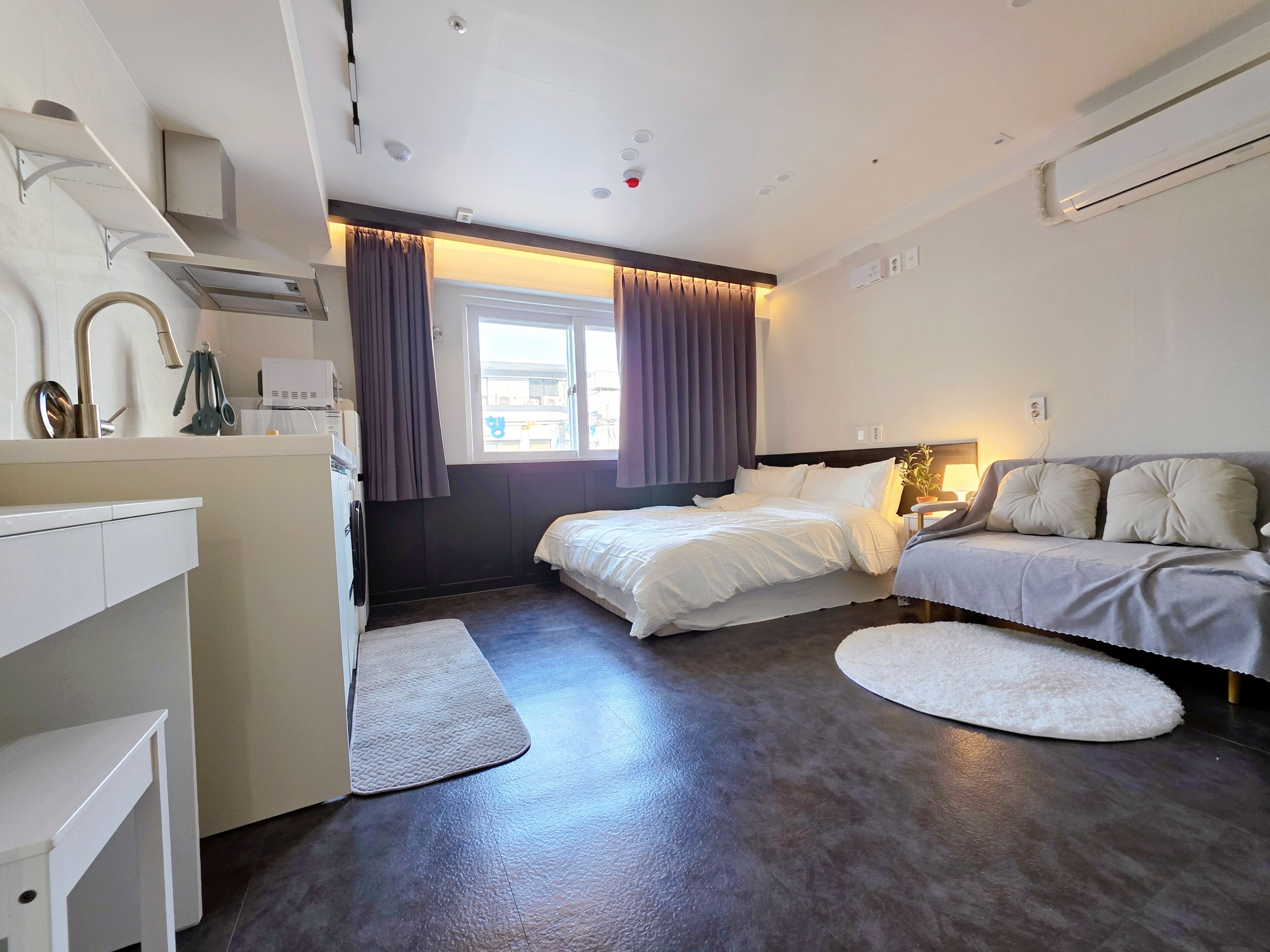 Family Room, City View