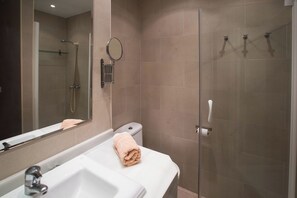 Bathroom - ES PORT (PORTOPETRO) - Cozy apartment with sea views and free Wi-Fi (Santanyí)