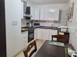 Private kitchen - Villa with panoramic Sea & Volcano views (Regastili)