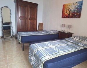 Room - Villa with panoramic Sea & Volcano views (Regastili)