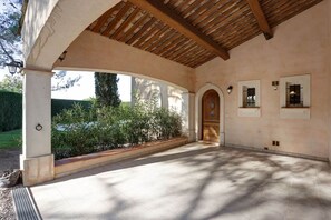 Property grounds - Charming villa, sleeps 8, air-conditioned, heated pool, guaranteed peace and quiet (ROQUEBRUNE SUR ARGENS)