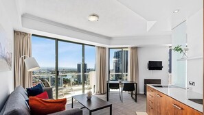 TV - Twin Studio Stay (Gold Coast)