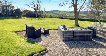 Cedar Grange, Old Cleeve