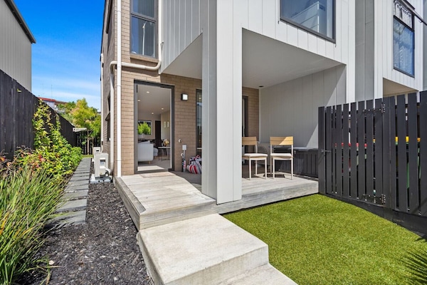 Private front porch
