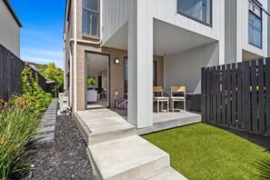 Terrace/patio - Executive Townhouse (by Furnished Rentals) (Auckland)