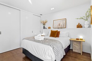 2 chambres, fer et planche à repasser, Wi-Fi, draps fournis
