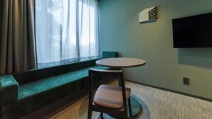 Tweepersoonskamer, niet-roken, uitzicht op tuin | Interieur