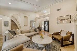 TV, fireplace, foosball, table tennis - Lake Austin Oak Retreat (Austin)