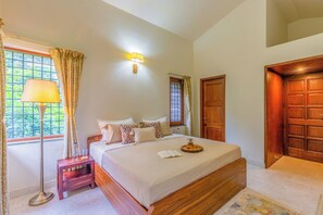Luxury Villa, Lake View | Desk, free WiFi - ELIVAAS Irayna 4 BHK Villa (Nainital)