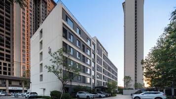 المنشأة من الخارج