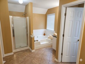 Towels, soap, toilet paper - Brilliant 4-bedroom house within minutes from downtown Atlanta and the airport. (Decatur)