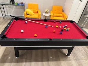 Games room - Luxury 3-Bedroom Full House Near Magnetic Hill (Moncton)