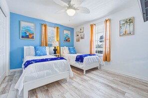 3 bedrooms, iron/ironing board, WiFi, bed sheets - Luxury Canal Paradise Getaway (Port Richey)
