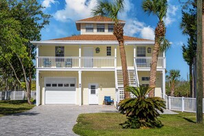 Exterior - Luxury Canal Paradise Getaway (Port Richey)