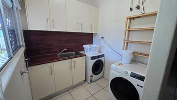 Superior Apartment, Garden View | Interior