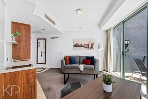 Interior - Skyline Hideaway Studio (Gold Coast)