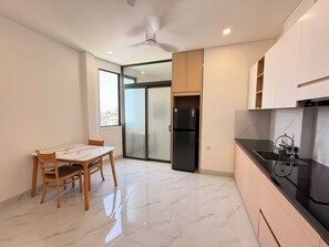 Deluxe-Apartment, 1 Schlafzimmer, Stadtblick | Eigene Küche