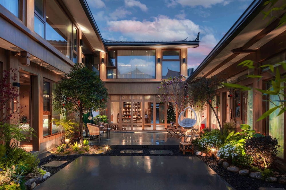 Suyintang Resort Courtyard