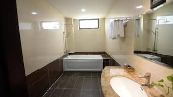 Studio – classic, balkong, byutsikt | Bad