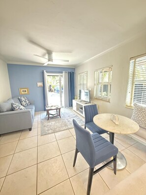 Smart TV - Oasis Villa - Pool+Hot Tub+BBQ - Near Las Olas (Fort Lauderdale)