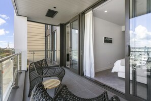 Terrace/patio - Beaumont Living I 2BR Waterfront Wynyard Apartment (Auckland City)