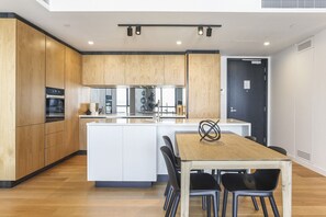 Dining - Beaumont Living I 2BR Waterfront Wynyard Apartment (Auckland City)