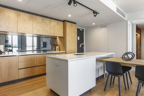 Kitchen - Beaumont Living I 2BR Waterfront Wynyard Apartment (Auckland City)
