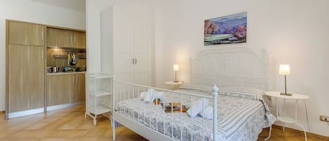 WiFi, bed sheets
