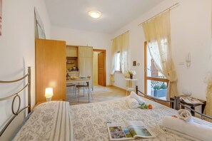 WiFi, bed sheets - Residence Argentiera Studio A for two, Miniera dell’Argentiera, Italy (Miniera dell’Argentiera)
