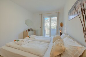 Free WiFi, bed sheets - Agritur Laura- Sogno zen 6, Torbole sul Garda, Italy (Torbole sul Garda)