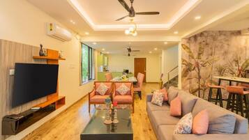 Luxury Villa, Balcony, Pool View | Living area