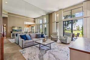 TV, fireplace - PGA West! On the 14th hole of the Stadium Course! (La Quinta)