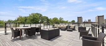 Accessible Unit|Walk to Shaker Sq|Sleeps 3|Free Parking/WiFi