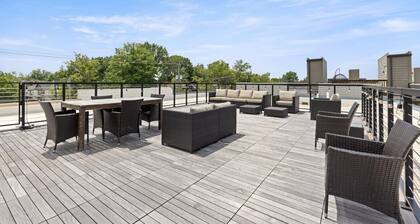 Accessible Unit|Walk to Shaker Sq|Sleeps 3|Free Parking/WiFi